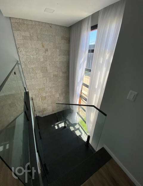 Image 19 - 255525